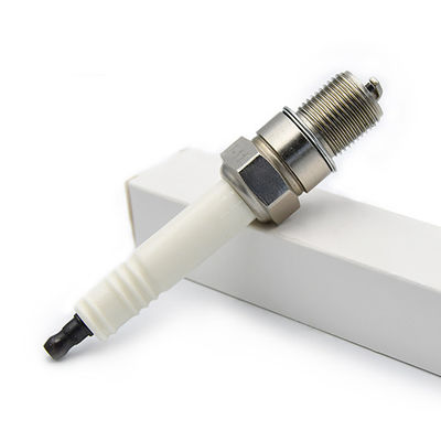 Stocks Available Industrial Spark Plug R0B12-77 for RB77CC